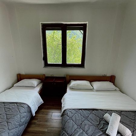 Lazer Cardaku Guesthouse Valbone Eksteriør bilde