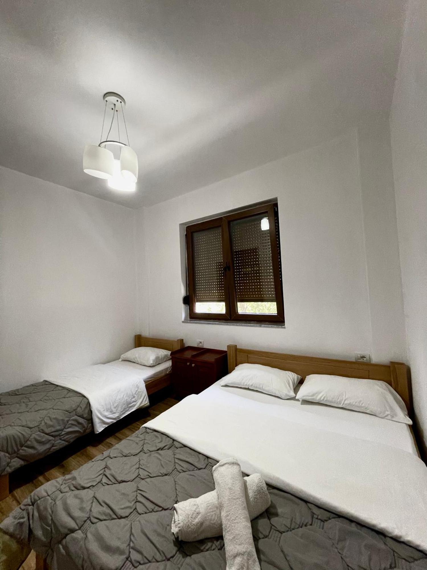 Lazer Cardaku Guesthouse Valbone Eksteriør bilde