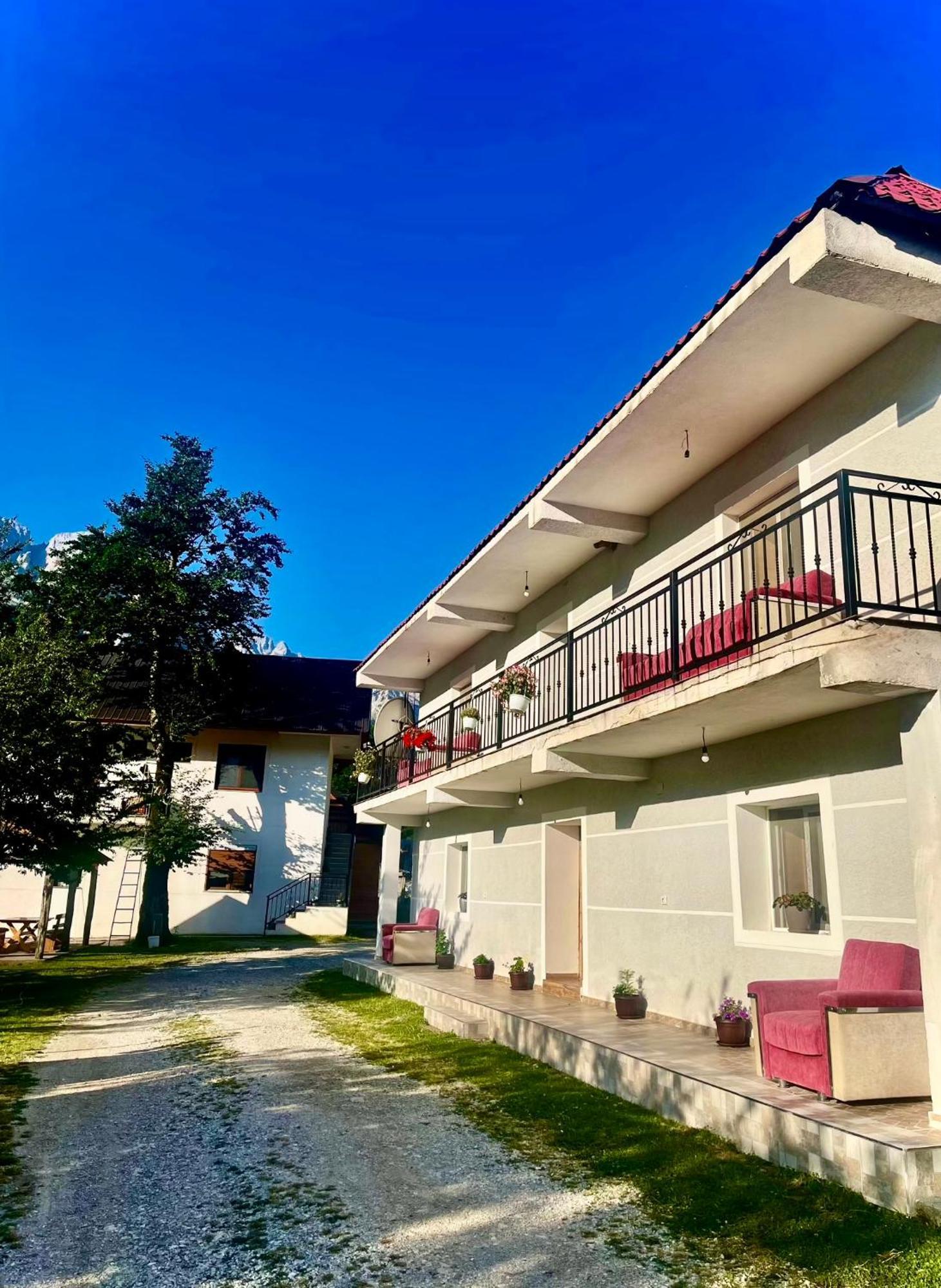 Lazer Cardaku Guesthouse Valbone Eksteriør bilde