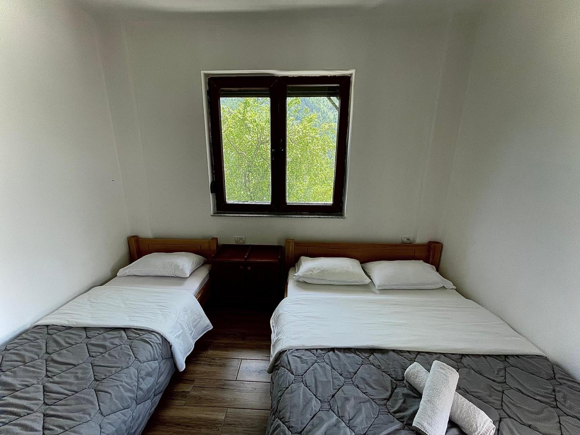 Lazer Cardaku Guesthouse Valbone Eksteriør bilde